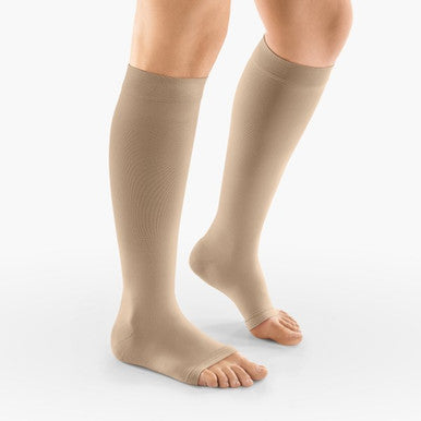 Venosan 4000 Stockings – Below Knee with Silicone Band (ADH)