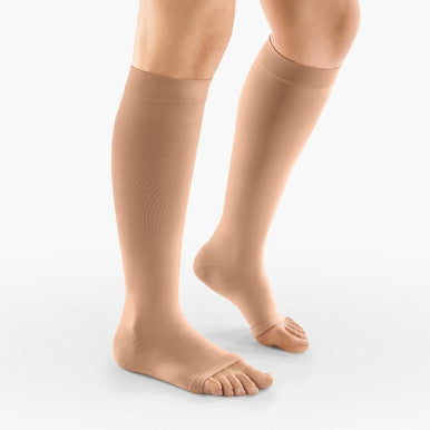 Venosan 4000 Stockings – Below Knee with Silicone Band (ADH)